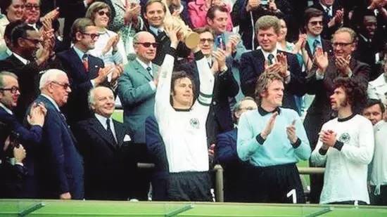 世界杯歷史十大黑哨_歐洲足球禁藥案例_足球禁藥歷史