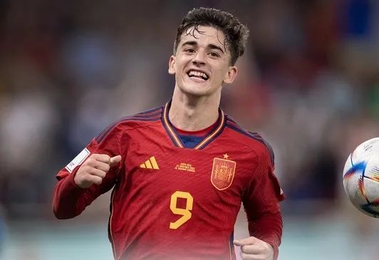 卡塔爾世界杯足球場事故__卡塔爾世界杯專用足球