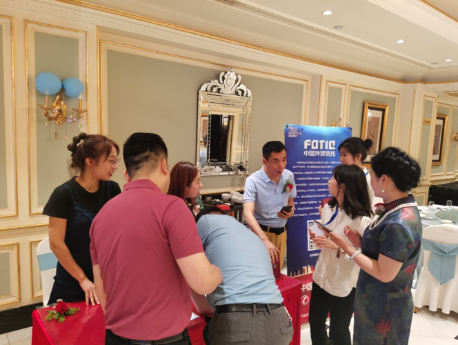 向企業(yè)家協(xié)會的成員具體分析了關于家族財富傳承的重要性,介紹了公司